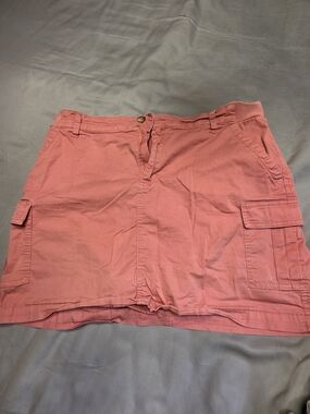 Lee Women's Cargo Skort in Coral